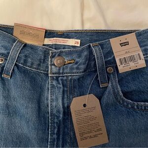 BNWT! Levi’s Straight Jeans!